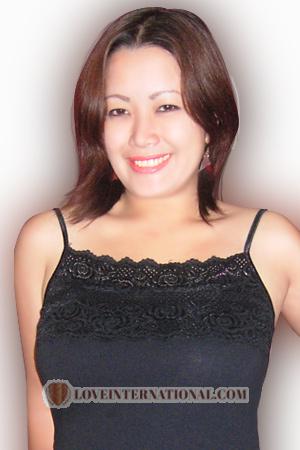 105330 - Gwendeline Alter: 31 - Philippinen