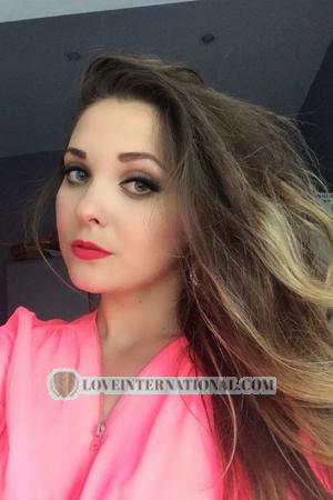 162107 - Elena Alter: 36 - Ukraine