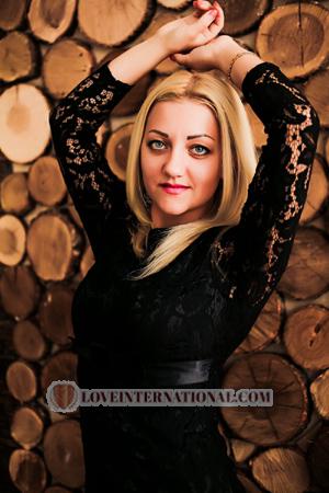 165621 - Anna Alter: 37 - Ukraine