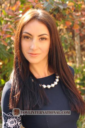 173303 - Juliya Alter: 36 - Ukraine