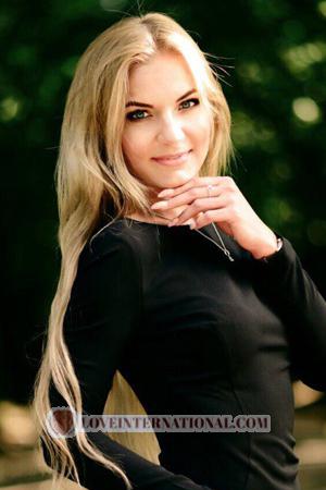 173652 - Anna Alter: 36 - Ukraine