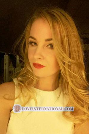 179374 - Yuliya Alter: 35 - Ukraine