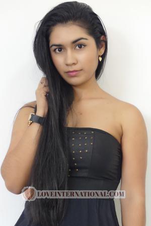 182957 - Yannine Alter: 28 - Kolumbien