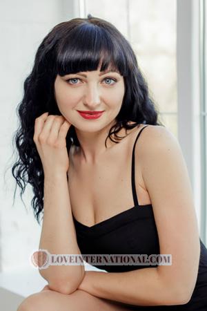 185305 - Yuliya Alter: 38 - Ukraine