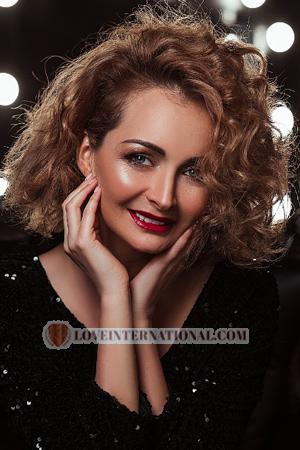 186327 - Ekateryna Alter: 39 - Ukraine