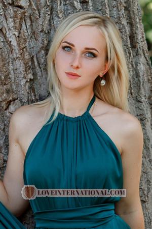 190110 - Alyona Alter: 28 - Ukraine