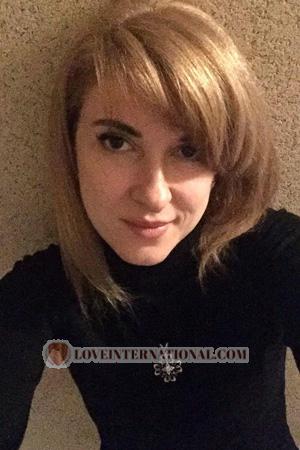190153 - Anna Alter: 45 - Ukraine