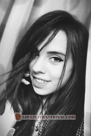 190856 - Katie Alter: 30 - Ukraine