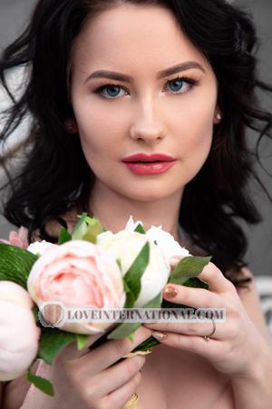 192144 - Svitlana Alter: 27 - Ukraine