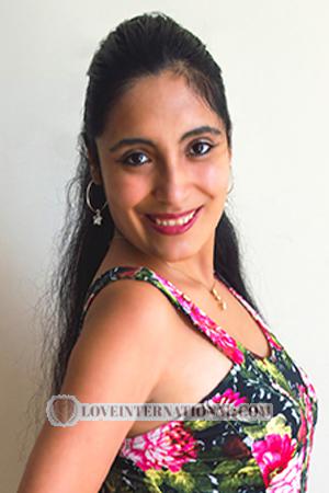 194367 - Gaby Alter: 34 - Peru