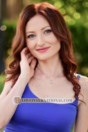195557 - Julia Alter: 39 - Ukraine