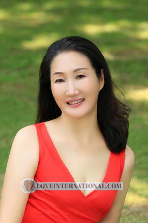 198746 - Lily Alter: 52 - China