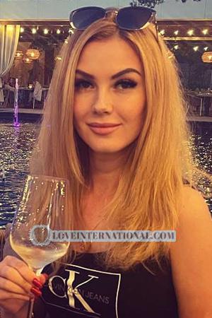 203052 - Iryna Alter: 41 - Ukraine