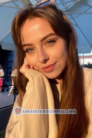 204112 - Anastasia Alter: 26 - Ukraine