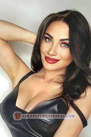 204228 - Evgeniya Alter: 33 - Ukraine