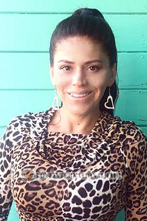 204575 - Silvia Alter: 42 - Costa Rica