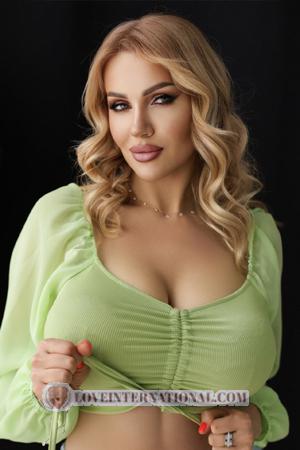 205849 - Oksana Alter: 46 - Ukraine