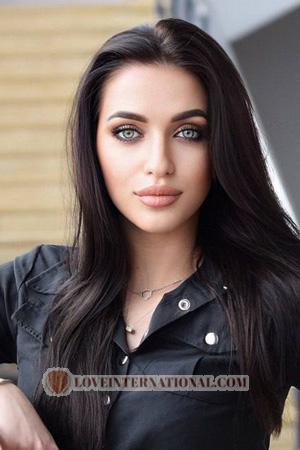 205855 - Alina Alter: 27 - Ukraine