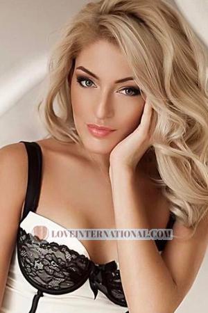 208564 - Kateryna Alter: 34 - Lettland