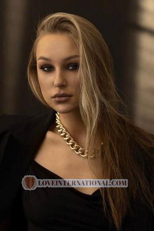 209182 - Anastasiia Alter: 24 - Polen