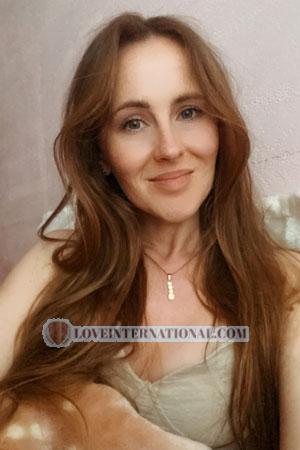 209400 - Diana Alter: 31 - Ukraine