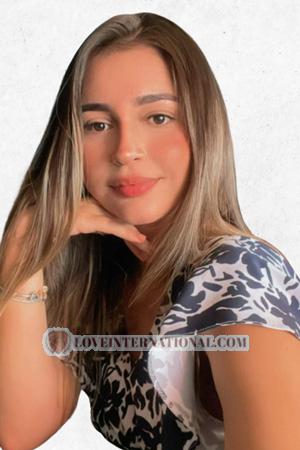 210260 - Dayana Alter: 27 - Kolumbien