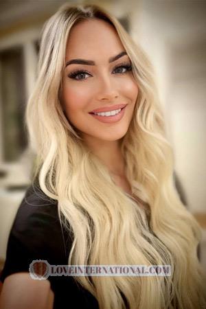 210372 - Aliona Alter: 39 - Österreich