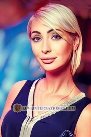 210786 - Yuliia Alter: 43 - Ukraine