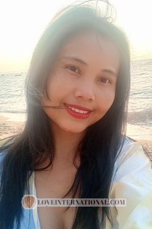 210935 - Anuchsara Alter: 39 - Thailand