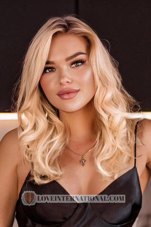 211003 - Anastasiia Alter: 30 - Ukraine