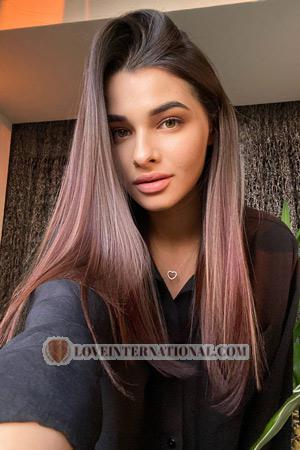 211006 - Karyna Alter: 23 - Ukraine