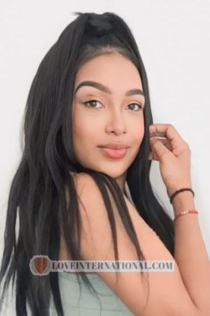 212978 - Karina Alter: 34 - Kolumbien
