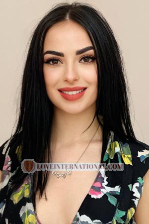 213703 - Nadiia Alter: 23 - Ukraine