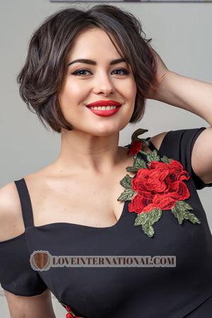 214277 - Nadiia Alter: 32 - Ukraine