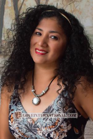214323 - Silvia Alter: 42 - Peru