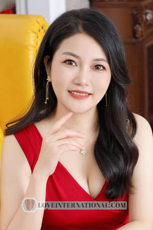 215284 - Lili Alter: 45 - China