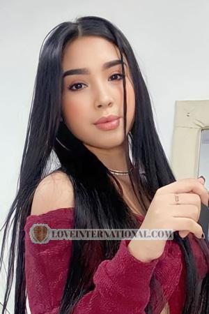215847 - Emely Alter: 20 - Kolumbien
