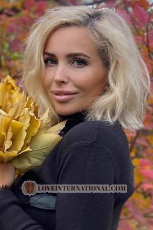 215995 - Olga Alter: 41 - Moldawien