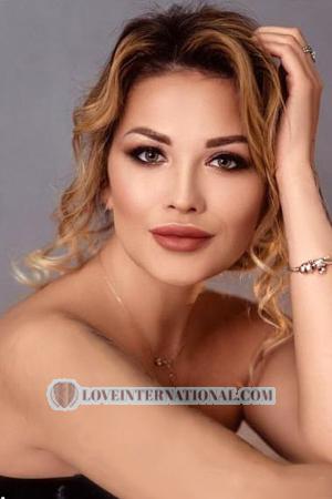 216868 - Alina Alter: 33 - Ukraine