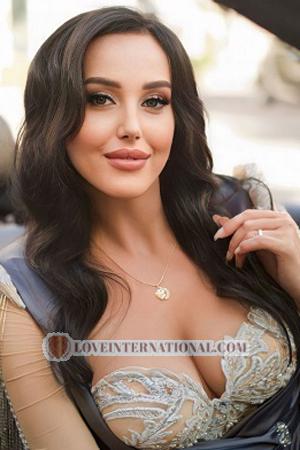 216943 - Alina Alter: 34 - Ukraine
