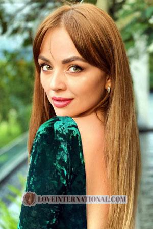218111 - Yana Alter: 35 - Ukraine