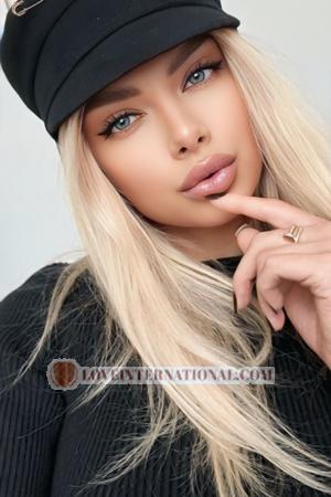 218896 - Olena Alter: 30 - Ukraine