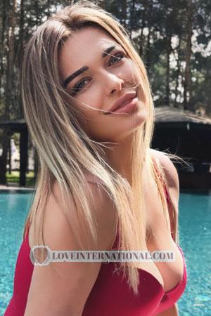 219370 - Diana Alter: 33 - Ukraine