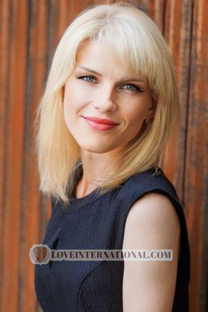 219454 - Alyona Alter: 36 - Ukraine