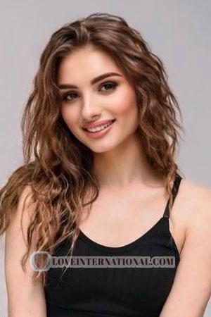 220572 - Angelina Alter: 22 - Ukraine