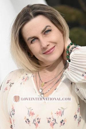220668 - Viktoriia Alter: 52 - Ukraine