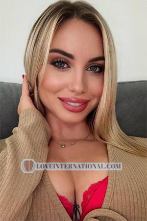 221359 - Liubov Alter: 30 - Ukraine