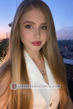 221361 - Viktoriia Alter: 28 - Ukraine