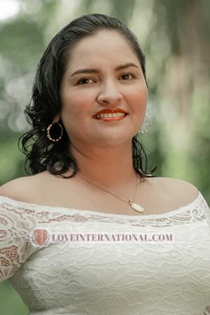 222796 - Lissette Alter: 39 - Peru