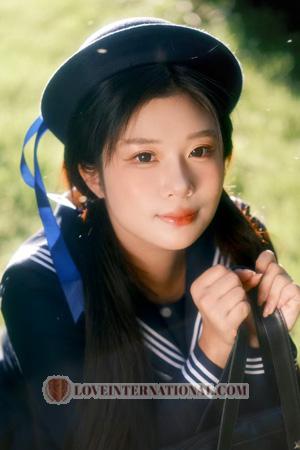 222908 - Wenjie Alter: 23 - China